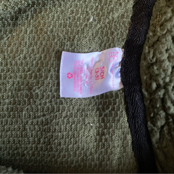 Olive fuzzy half zip pullover - Picture 2 of 2